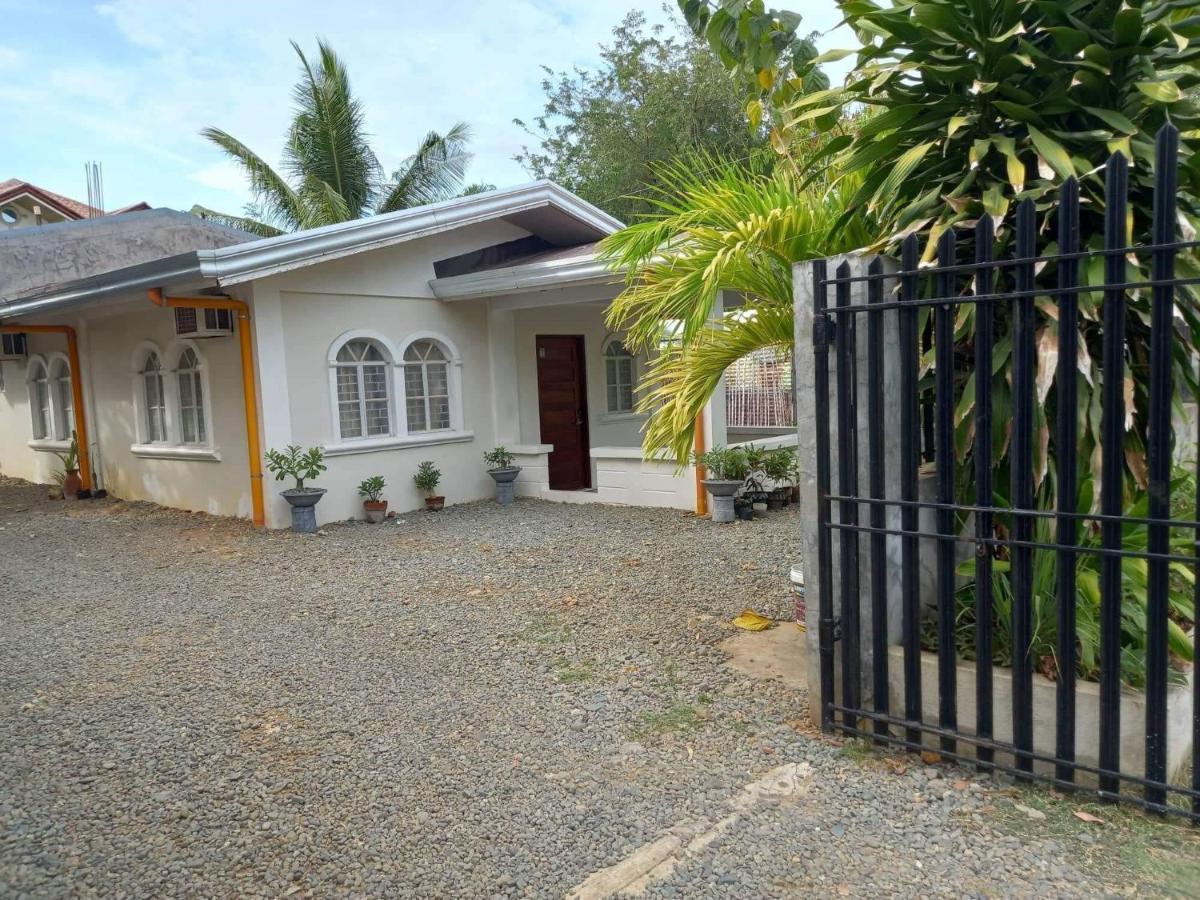 Hotel Czarina Transient House Alaminos Exterior foto